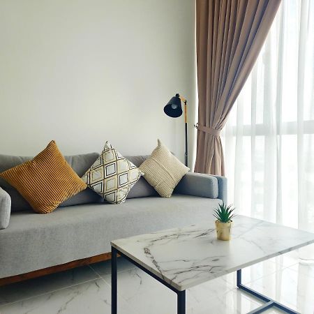 One Bedroom Troika Kota Bharu By Aghome, Modern Design Exterior photo
