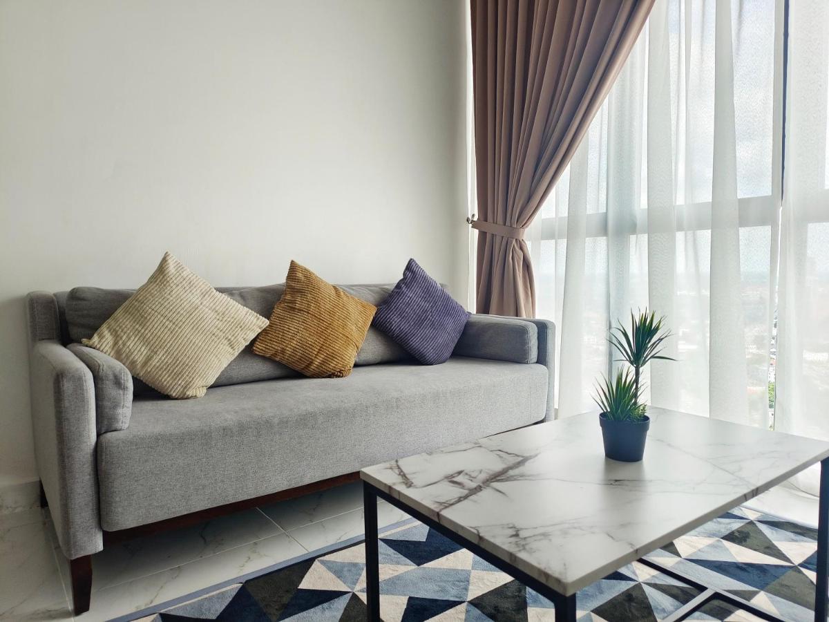 One Bedroom Troika Kota Bharu By Aghome, Modern Design Exterior photo