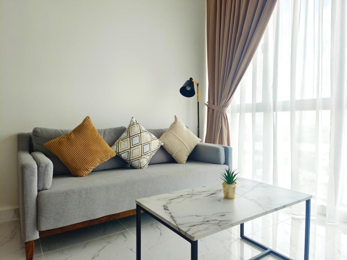 One Bedroom Troika Kota Bharu By Aghome, Modern Design Exterior photo